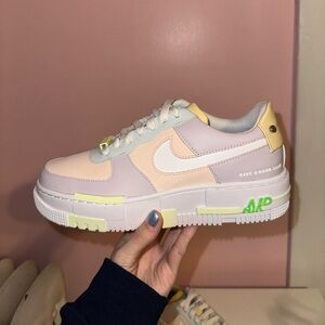 Nike Air Force 1 Pixel